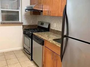 4318 Robinson St FLOOR 3, Flushing, NY 11355