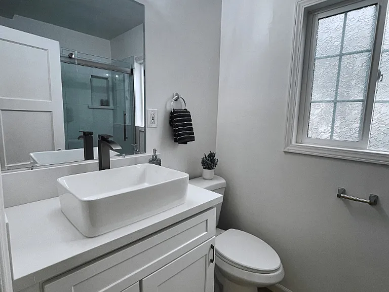 1601 N Normandie Ave — Photo 8