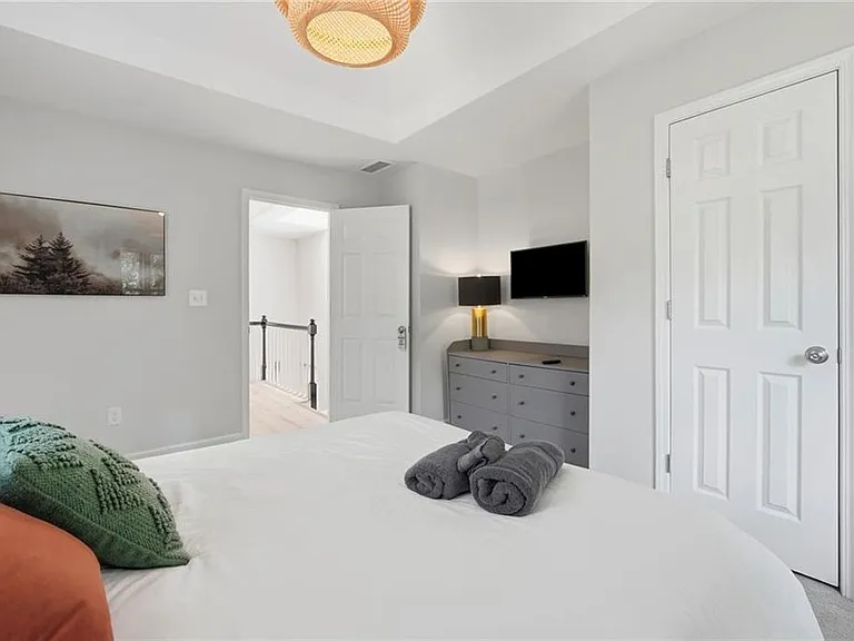 312 Glenwood Ave SE — Photo 16