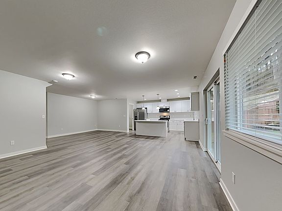 4th image of 9018 198th Street Ct E
