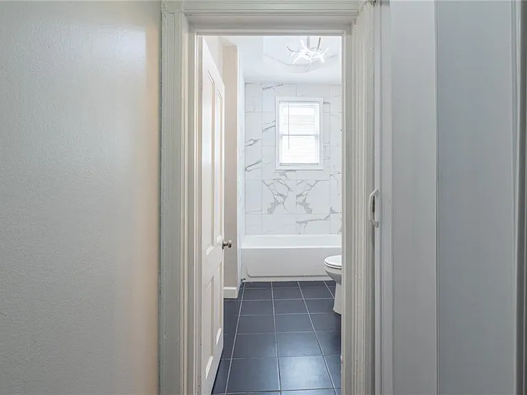 660 Queen St SW #A — Photo 27