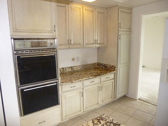 5th image of 3823 Perham Dr