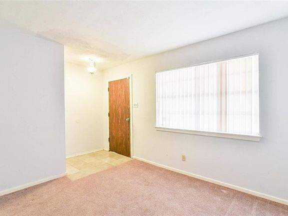 4th image of 928 Kelley Dr