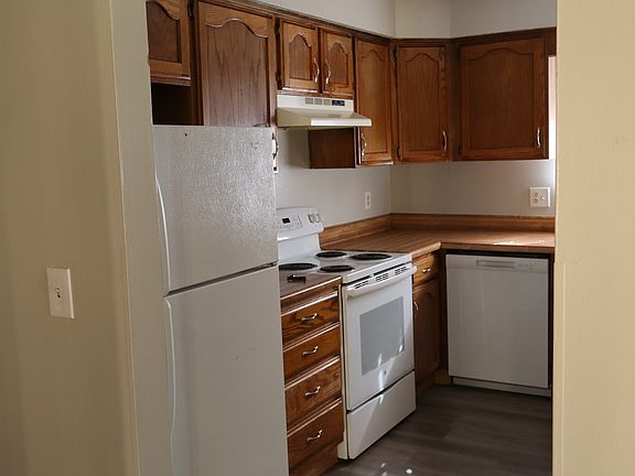 3rd image of 533 W Edgewood St
