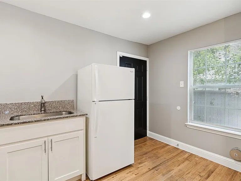 3222 Inwood Rd — Photo 13