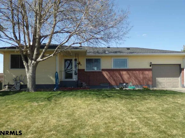 55 Ridge Dr, Gering, NE 69341