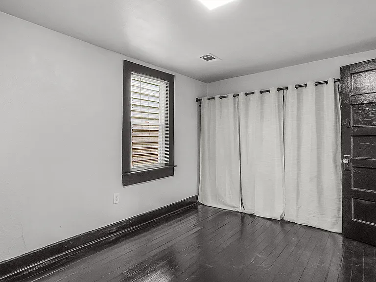 2221 Harden St — Photo 24