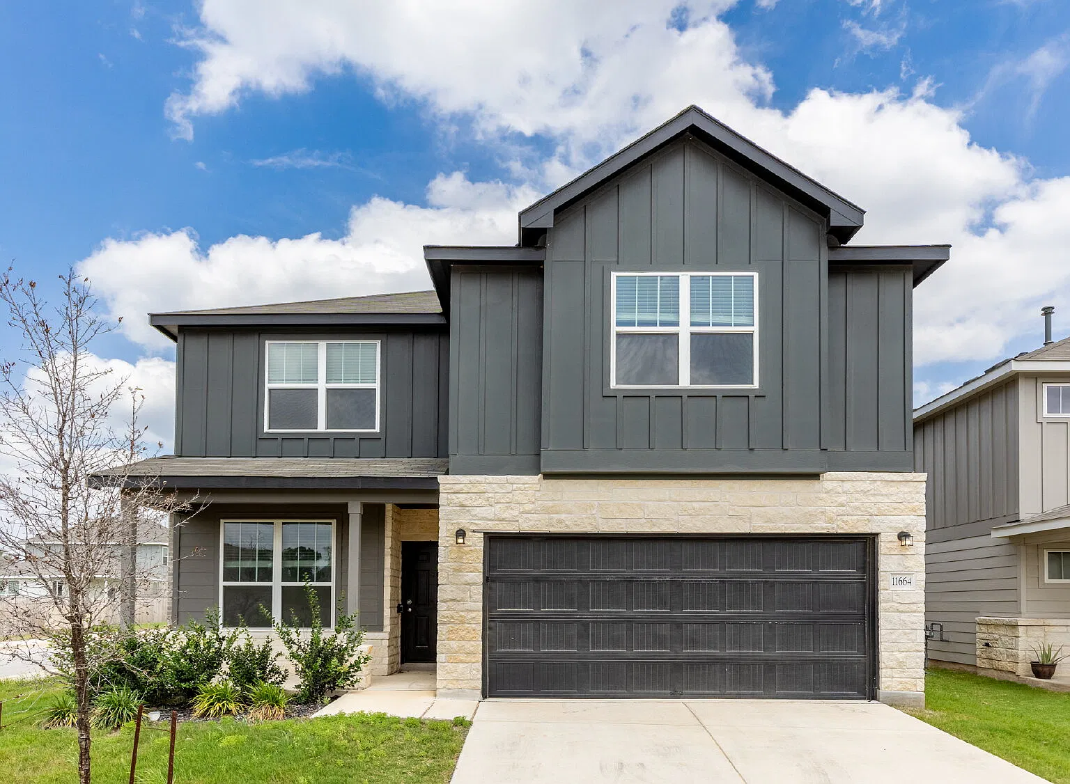 5 bed, 3.0 bath, 2466 sqft, $2,595 — Photo 1