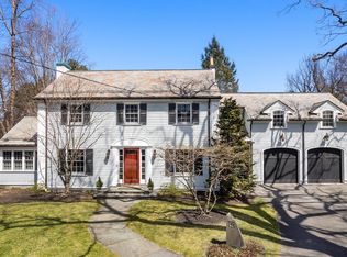 12 Graydale Cir, Newton, MA 02466