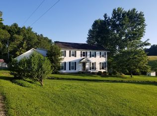 140 Johnson Ln, Bethpage, TN 37022