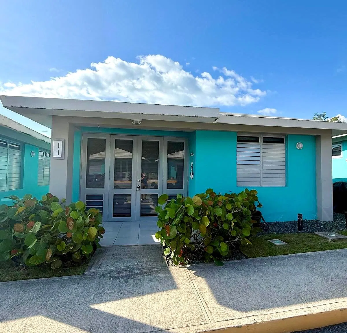 2 bed, 1.0 bath, 900 sqft, $1,300 — Photo 1