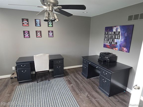 5th image of 48259 Beacon Square Dr