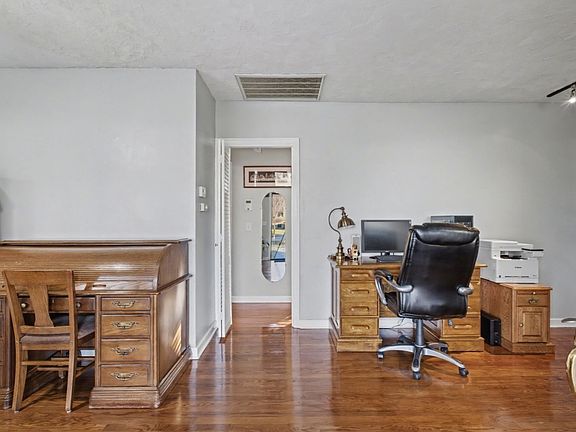 4th image of 728 McCarley Ave