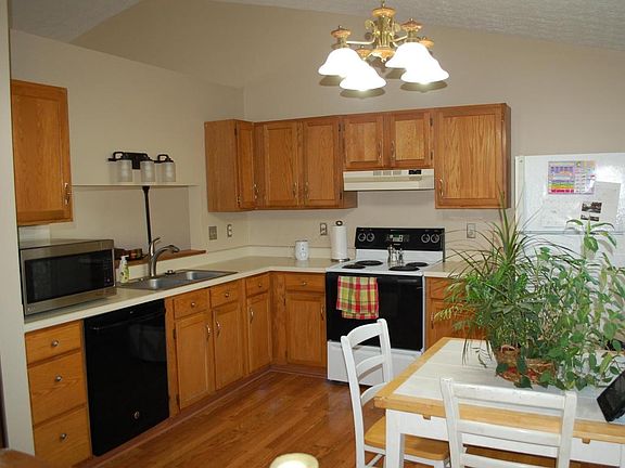 4th image of 199 Eastcreek Dr