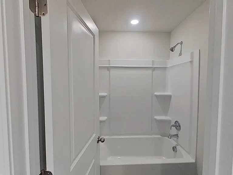 1095 Hanson Dr — Photo 27