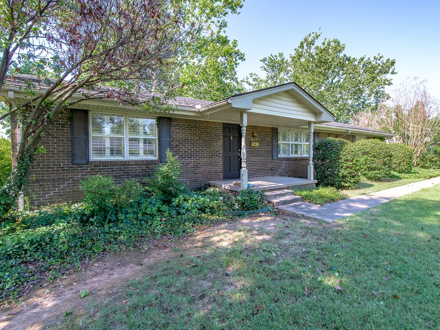 5 bed, 1839 sqft, $3,500 — Photo 4