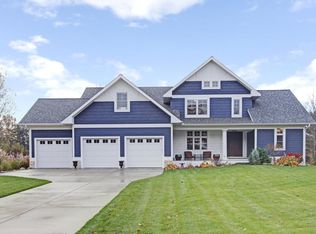 16236 W Willow Dr, Spring Lake, MI 49456