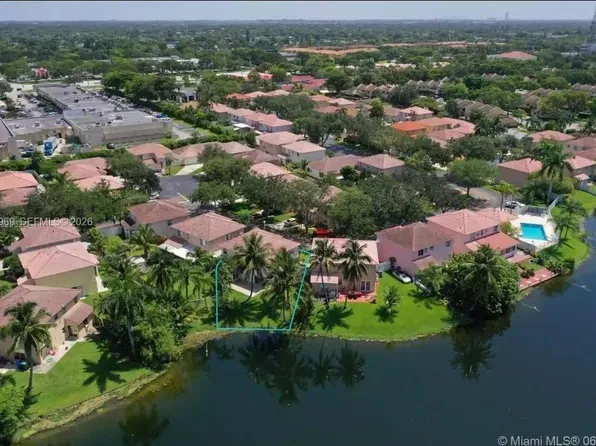 320 SW 99th Ave, Hollywood, FL 33025