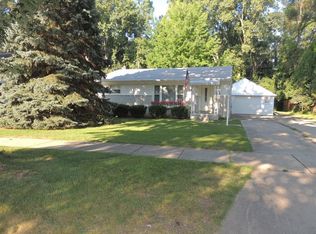 387 Winry Dr, Rochester Hills, MI 48307