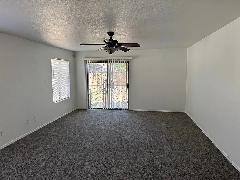 8144 W Watkins St — Photo 9