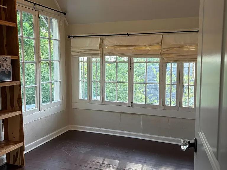 2717 Caldwell Ave S — Photo 29