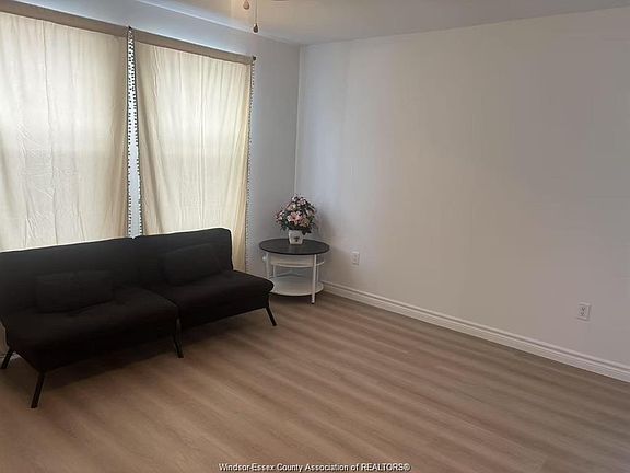 5th image of 502 Josephine Ave