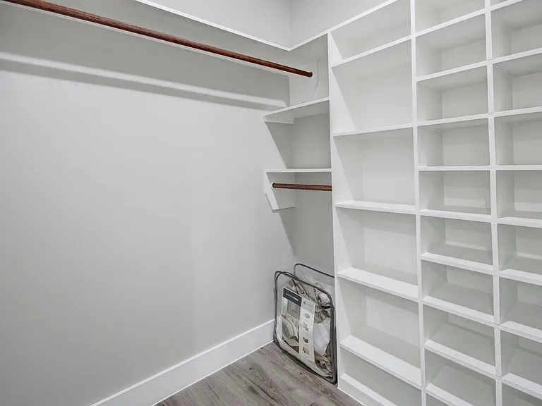 9305 Tower St — Photo 33