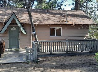 1216 Scenic Pl, Rimforest, CA 92378