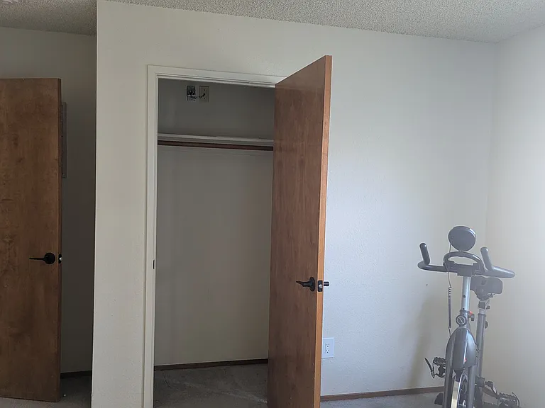 2337 Saint Lawrence Ln — Photo 11