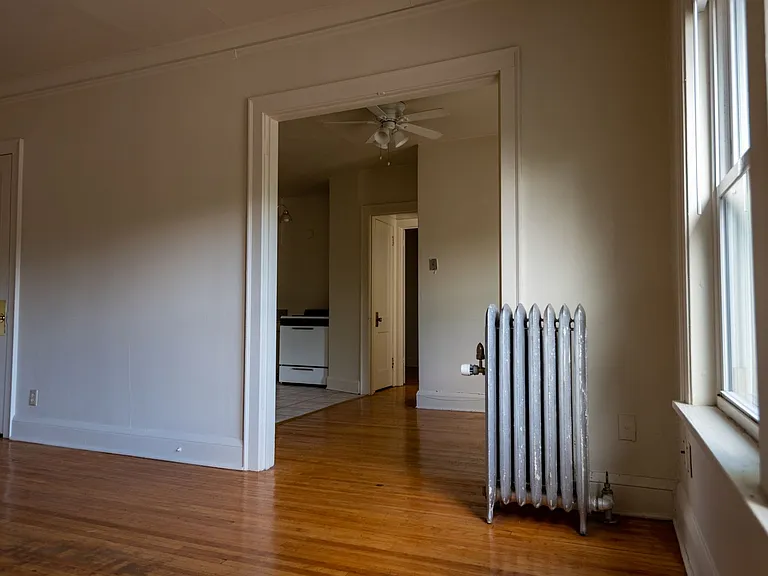 3418 Emerson Ave S — Photo 10