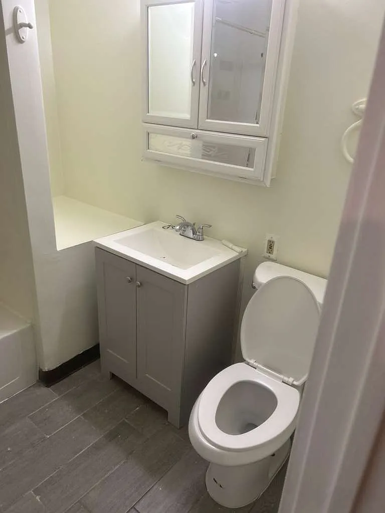 1 bed, 936 sqft, $1,800 — Photo 2