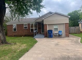 919 W Choctaw St, Lindsay, OK 73052