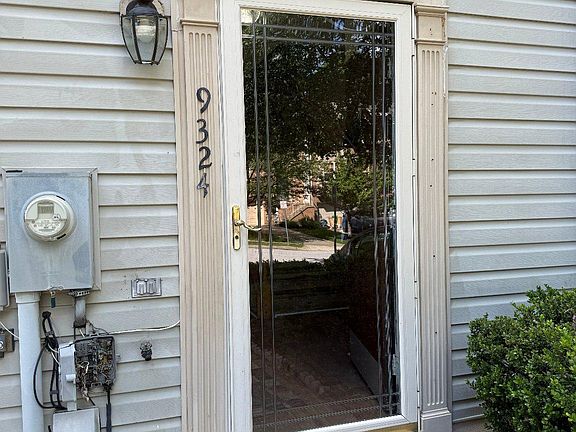 2nd image of 9324 Daly Ct