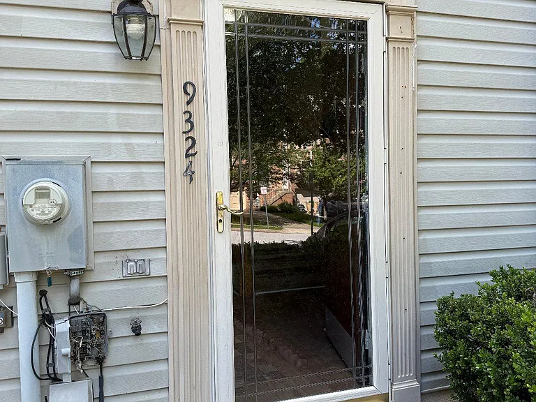 9324 Daly Ct — Photo 2