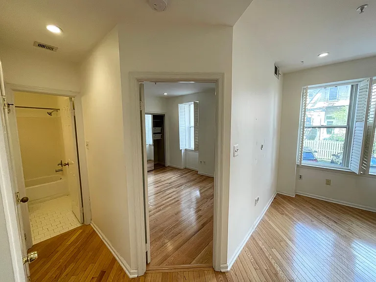 1619 R St NW #104 — Photo 2