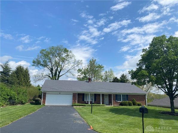 925 Cedar Creek Cir, Dayton, OH 45459