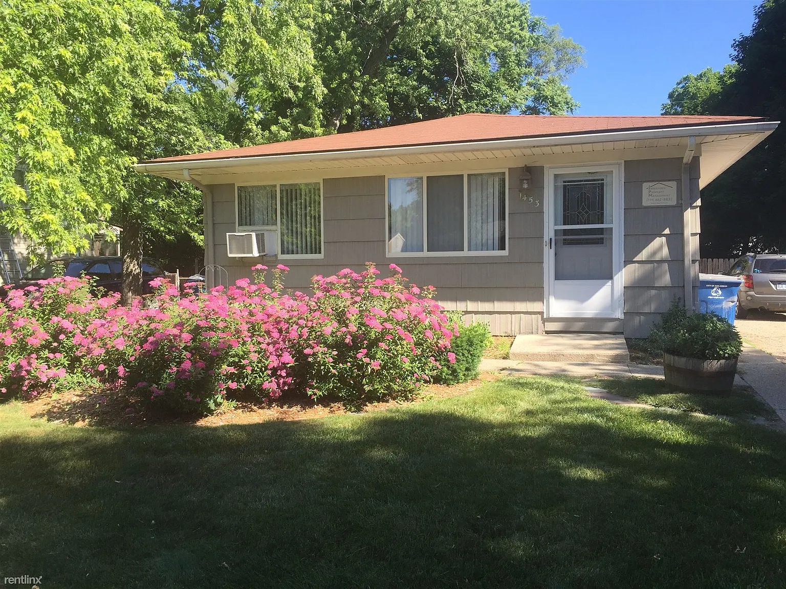 1453 Marlborough Dr photo 1