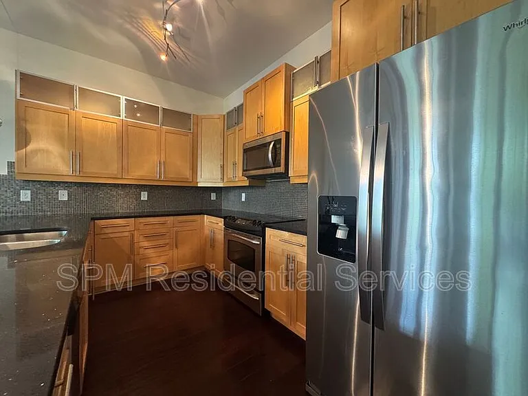 801 N 4th St #302 — Photo 10