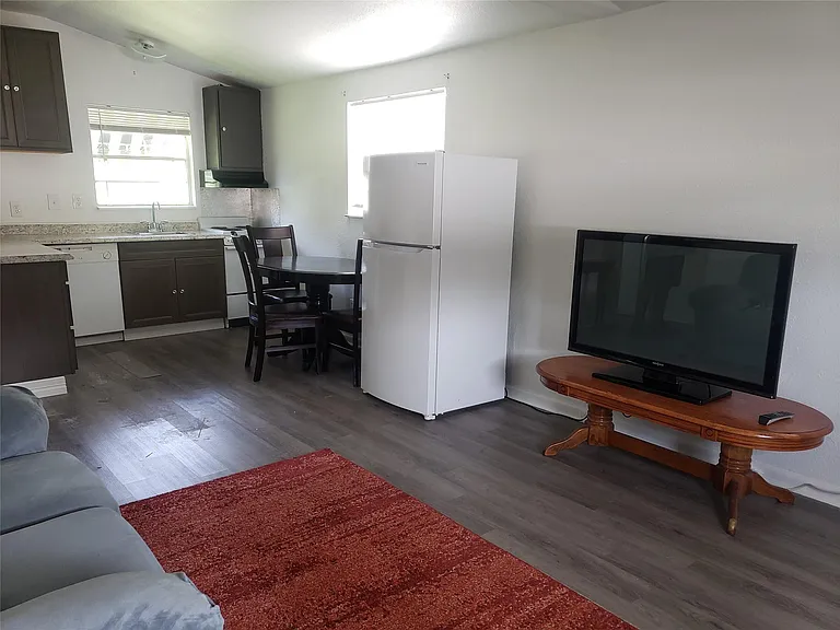 3818 Hamid Blvd — Photo 7