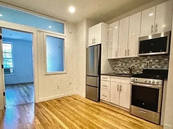 763 Washington St APT 15, New York, NY 10014