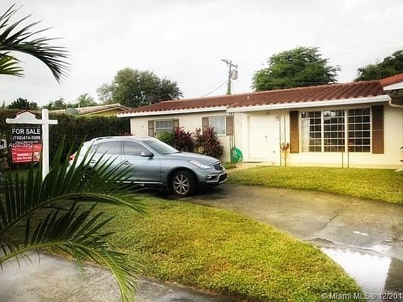 2nd image of 19530 NE 18th Pl