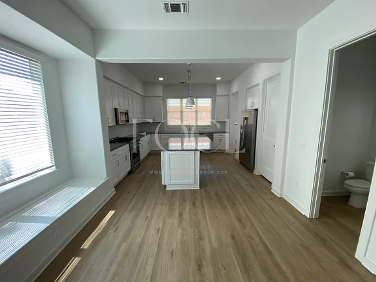 12118 Savannah Ave — Photo 3