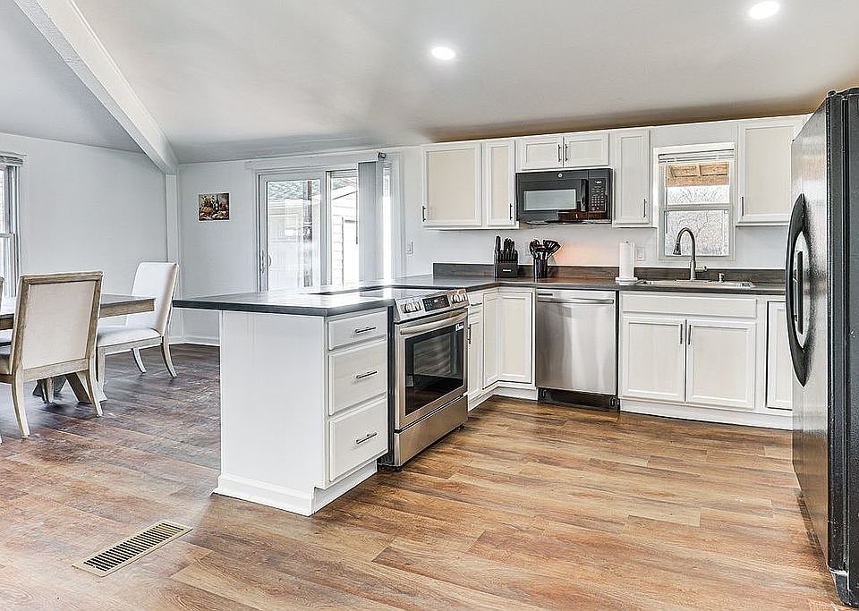 1st image of 485 Water St