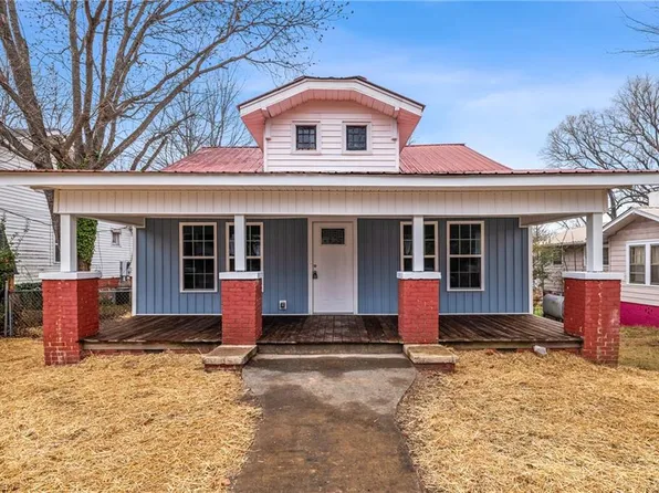 208 Warner St, Thomasville, NC 27360