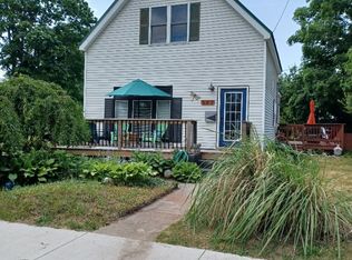 562 Kalamazoo St, South Haven, MI 49090