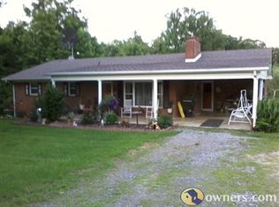 1065 Thunder Rd, Pilot Mountain, NC 27041