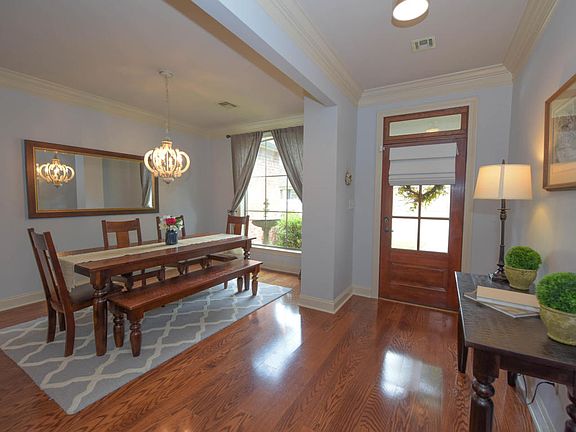 5th image of 307 Southlake Cir