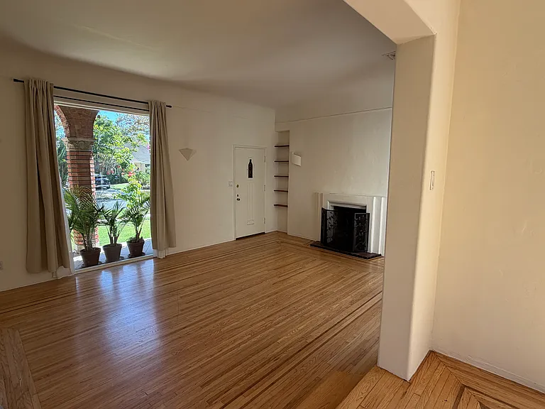 6511 Hayes Dr — Photo 5