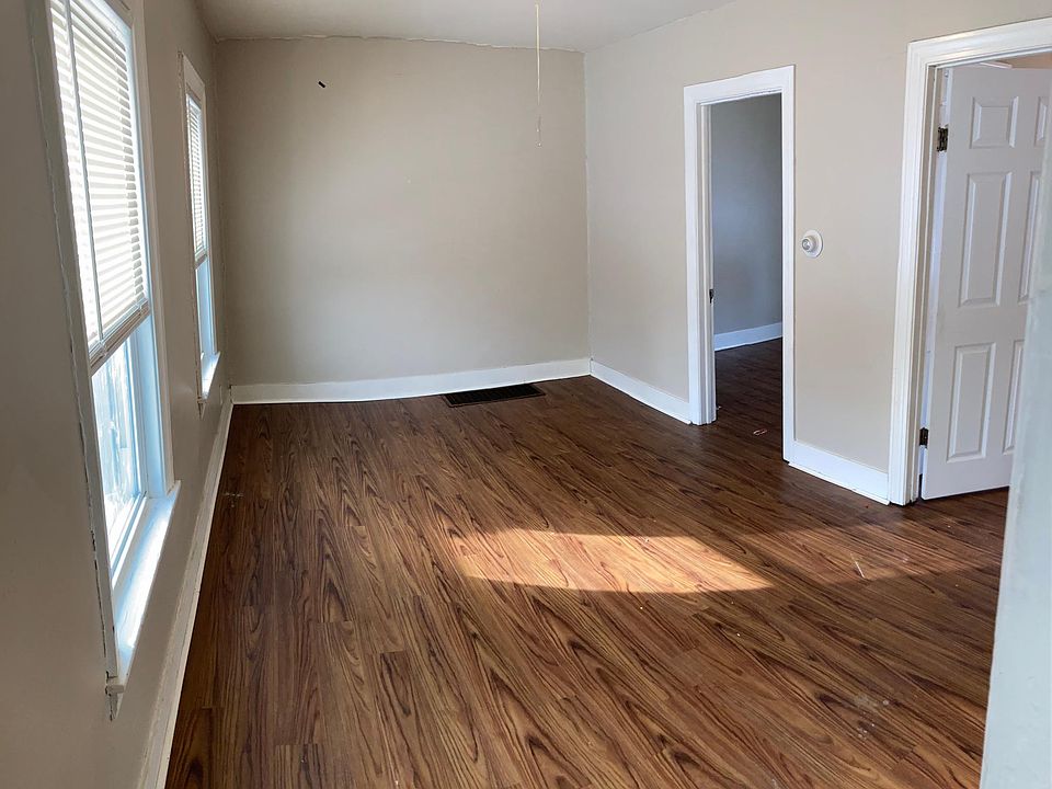 1st image of 21 Clay St #3
