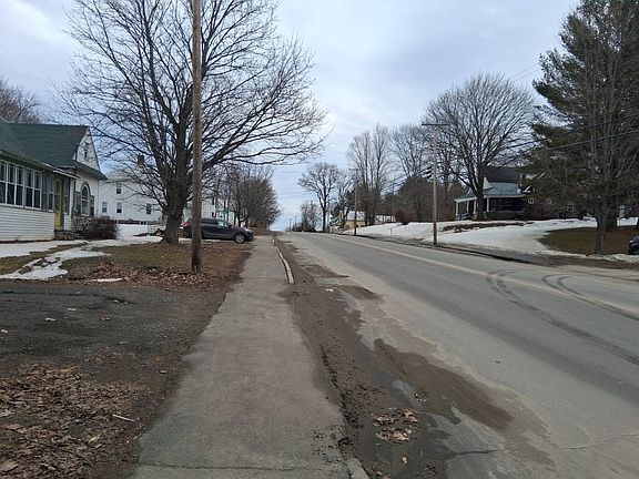 4th image of 208 Main St